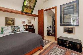 Warsaw Old Town Apartment by Renters