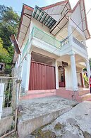 OYO 92503 Penginapan & Villa Sirait