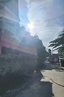 OYO 92503 Penginapan & Villa Sirait