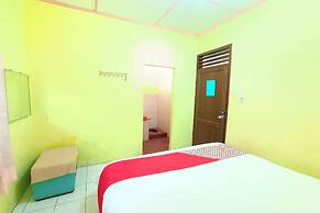 OYO 92503 Penginapan & Villa Sirait