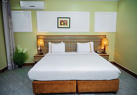 Green Side Hotel