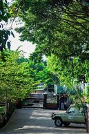 Green Side Hotel