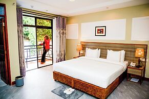 Green Side Hotel