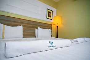 Green Side Hotel