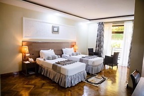 Green Side Hotel