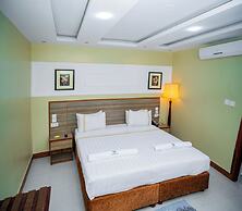Green Side Hotel