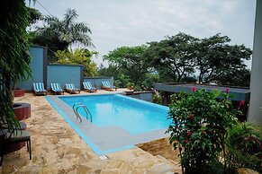 Green Side Hotel