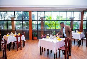 Green Side Hotel