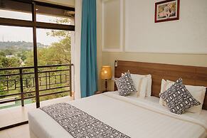 Green Side Hotel