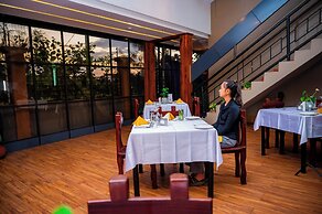 Green Side Hotel