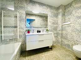 Luxury 2 bedrooms in Limpertsberg
