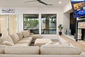 Luxury Resort Style Living w/ Pool & Jacuzzi