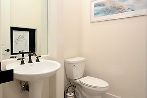 Luxury Resort Style Living w/ Pool & Jacuzzi