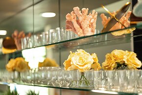 Luxury Resort Style Living w/ Pool & Jacuzzi