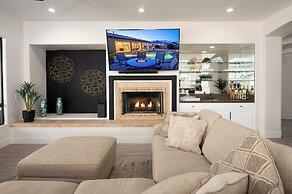 Luxury Resort Style Living w/ Pool & Jacuzzi