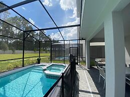 Gorgeous 6Bd w Pool Windsor Island 4450