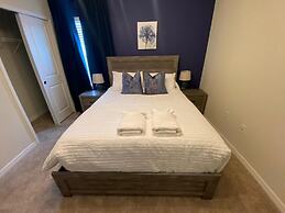 Gorgeous 6Bd w Pool Windsor Island 4450