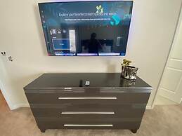 Gorgeous 6Bd w Pool Windsor Island 4450