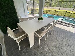 Gorgeous 6Bd w Pool Windsor Island 4450