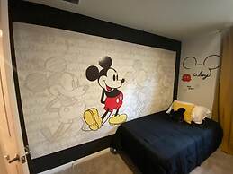 Gorgeous 6Bd w Pool Windsor Island 4450