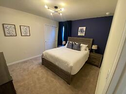 Gorgeous 6Bd w Pool Windsor Island 4450