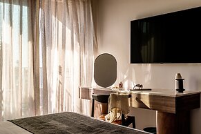 Elios Hill - Sun Kissed Happiness