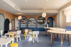 Elios Hill - Sun Kissed Happiness