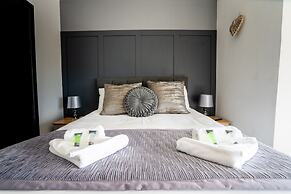 Woodhouse Hotel