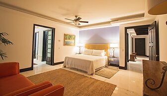 Luxurious 3 Bedroom Condo