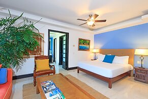 Luxurious 3 Bedroom Condo