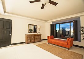 Luxurious 3 Bedroom Condo