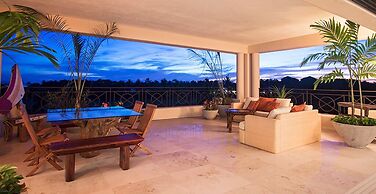 Luxurious 3 Bedroom Condo