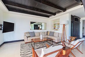 Amazing 4 Bedroom Condo