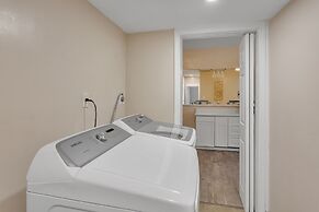 Midtown Marvel - 1br Oasis By Overton Park 1 Bedroom Apts by Redawning