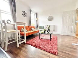 Chic 2-bed Apartment in Southampton With Parking