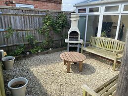 Oxfordshire Village Cottage With Private Garden