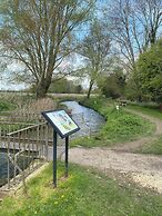 Oxfordshire Village Cottage With Private Garden