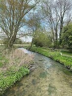 Oxfordshire Village Cottage With Private Garden