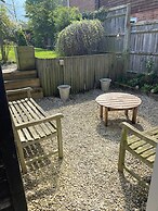 Oxfordshire Village Cottage With Private Garden