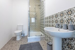 Kings Building- 2 Bed & Bathroom Flats