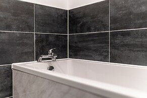 Kings Building- 2 Bed & Bathroom Flats