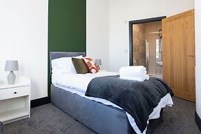 Kings Building- 2 Bed & Bathroom Flats