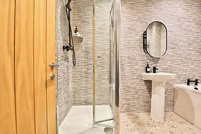 Kings Building- 2 Bed & Bathroom Flats
