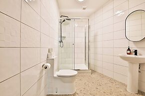 Kings Building- 2 Bed & Bathroom Flats