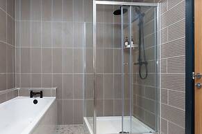 Kings Building- 2 Bed & Bathroom Flats