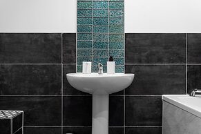 Kings Building- 2 Bed & Bathroom Flats