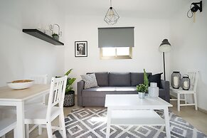 YARKON - By Beach Apartments TLV