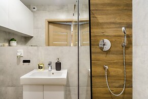 Lumina stylish 3-room apart with balcony