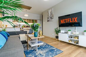 Lumina stylish 3-room apart with balcony