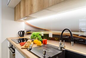 Lumina stylish 3-room apart with balcony